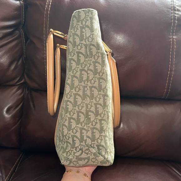 🔥🔥🔥Authentic Christian Dior Trotter Green Signature Tote Shoulder Bag - Picture 2 of 16